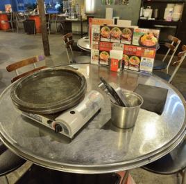 It is a seat with a calm atmosphere that can be used by a small number of people.Since the seats can be partitioned, you can enjoy authentic Korean yakiniku while relaxing slowly! Please use it for families with children, dates, etc. ♪ Any questions about seats, etc. Please contact the store.