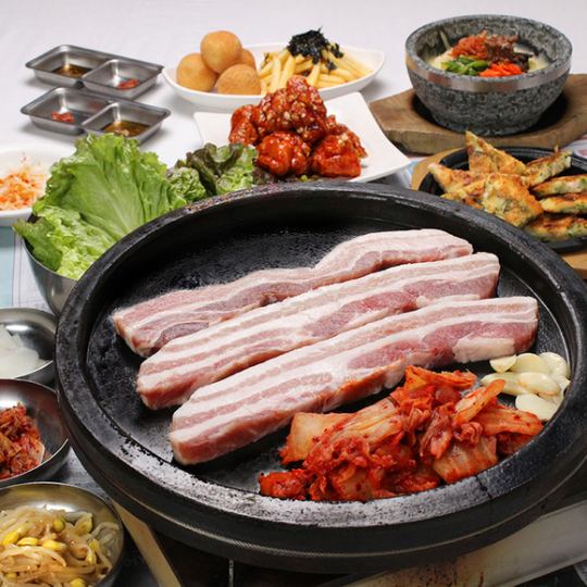 【サムギョプサルコース】オーダー率8割人気No.1サムギョプサルが楽しめる全8品　飲み放題2時間付き！