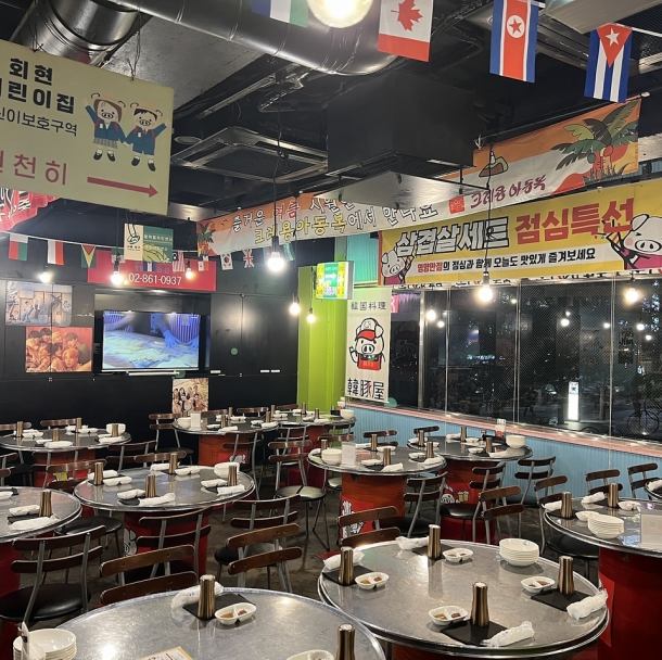 ★【楽しい飲み会こそ★内装はまるで韓国の市場！】1名様～からご利用いただけます。ご家族や、友人、同僚、恋人とのプライベートなお食事シーンを周りの雰囲気を楽しみながら！