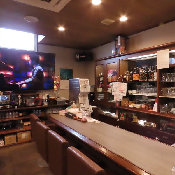 Charge (unlimited singing) includes one drink and two snacks <2,750 yen (tax included)>