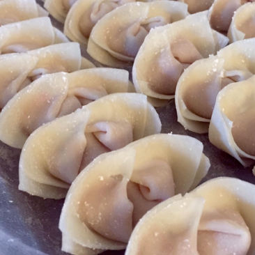 The special ``shrimp wonton'' is delicious! (*The photo is for illustrative purposes only.)