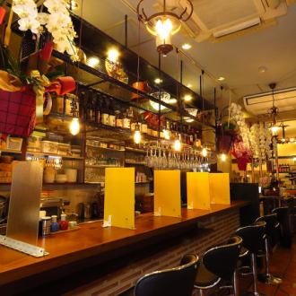 The stylish counter has a total of 6 seats.The spacious counter allows you to relax and enjoy your meal ♪