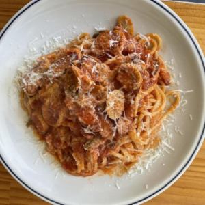 Minced beef bolognese