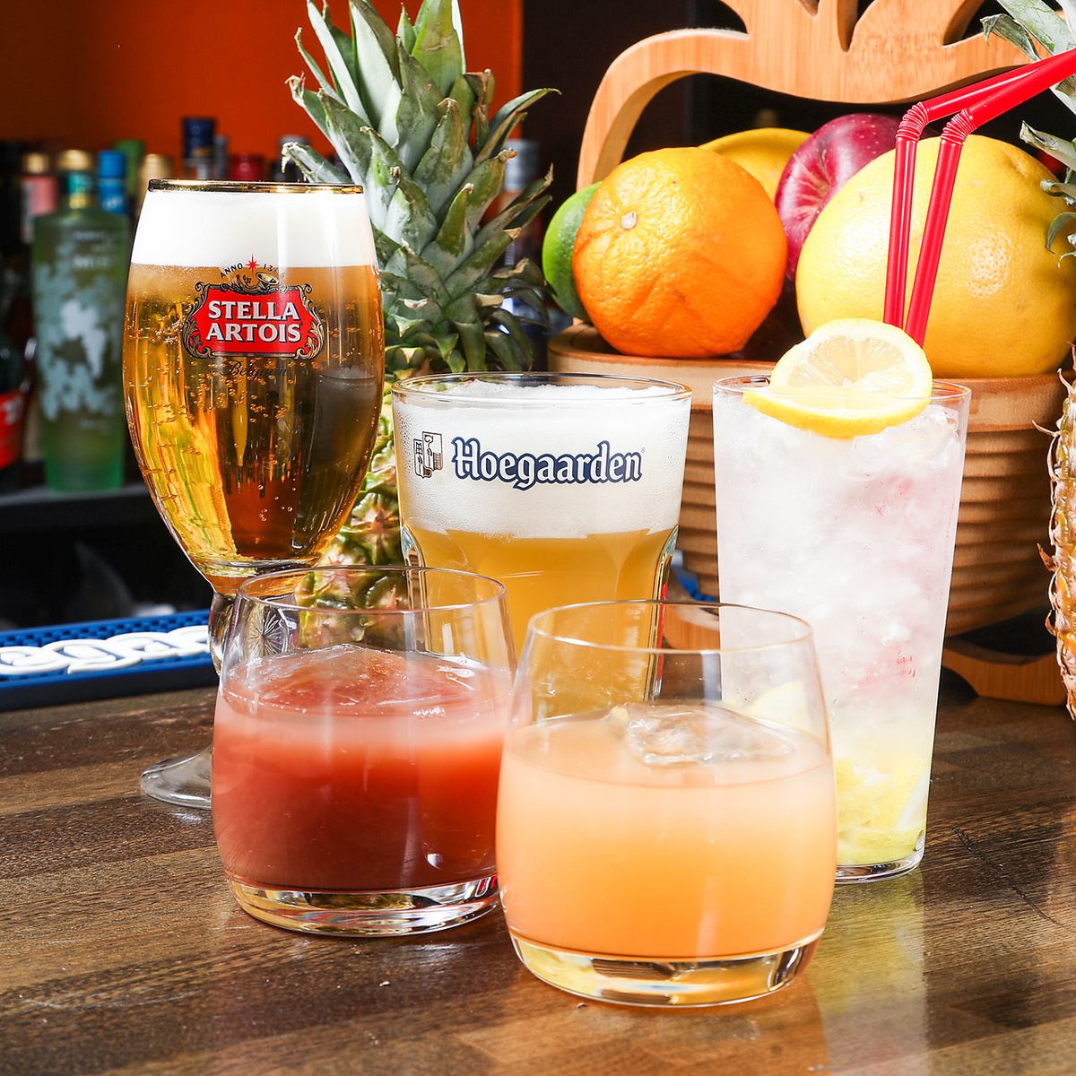 We have a wide selection of seasonal fruit cocktails ♪