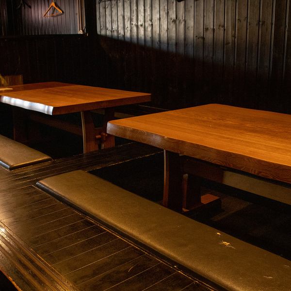 The table seat where you can relax and enjoy teppanyaki and liquor is a digging gourmet seat, so you can relax with ease ♪ The large table is relaxing! You can use it in a wide range of scenes from 2 to 15 people ♪