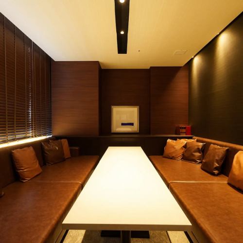 <p>それぞれタイプの違う雰囲気が楽しめる完全個室は2名様～32名様までご利用可能！少人数でのお食事から団体様でのご利用まで、幅広く対応させていただきます。人数のご相談もぜひお気軽にお問い合わせください。</p>