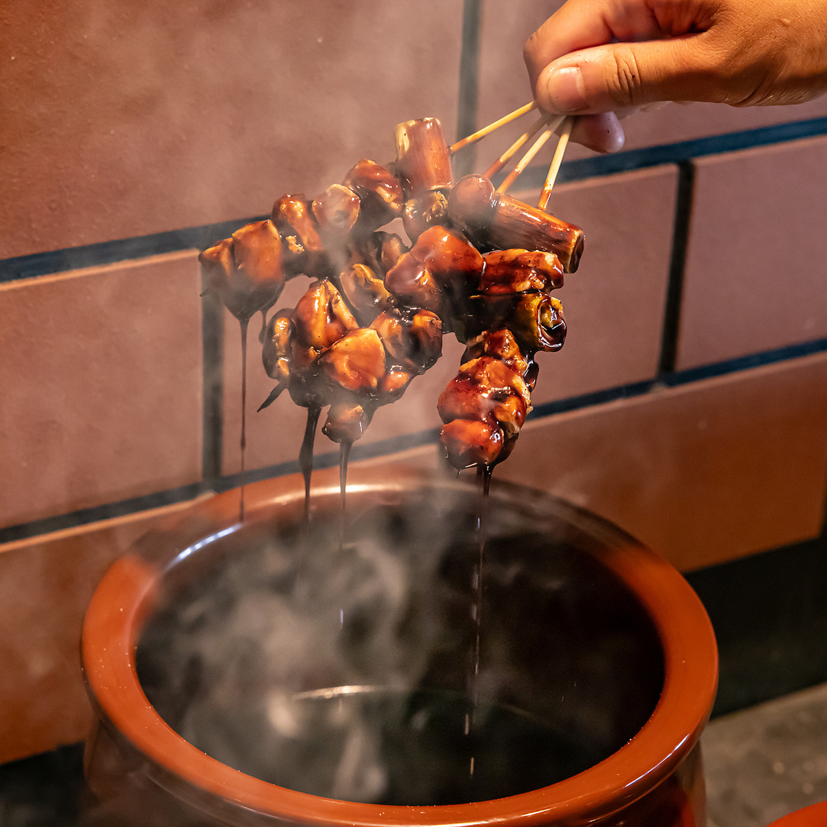 炭火焼き鳥がが楽しめる！こだわりの自家製タレでどうぞ◎