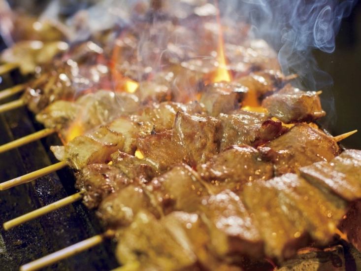 The hearty yakitori and grilled pork prepared every morning starts at 120 yen each!