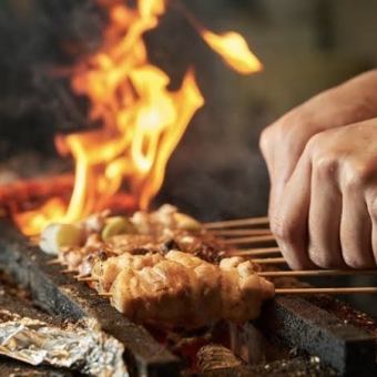 【3時間飲み放題付】炭火焼き鳥や定番のおつまみ含む全30品食べ放題コース【3700円→2700円】