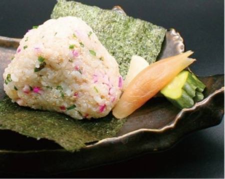 Onigiri（鱈魚子或鮭魚）