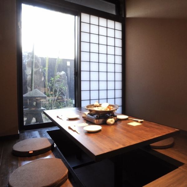 《完全個室も完備◆》ご家族でのご利用や、各種ご宴会でのご利用にも人気の掘りごたつの個室もご用意しております。周りを気にせず、足を伸ばしてゆったり過ごせる人気のお席です◎ご予約の際はお早めにお問合せください◆