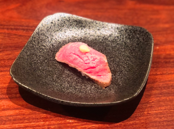 肉寿司（赤身ロースト）