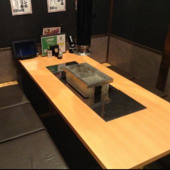 The inside of the store is a relaxing space.We have a private room that you can use after work, get together with friends, or have a girls' night out♪ You can spend your time without worrying about your surroundings.