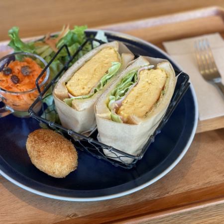 《ドリンク付き》ふわふわうま味卵サンドイッチ/1,650円（税込）