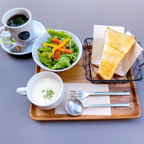 トースト&サラダセット ドリンク価格 +550円(税込)