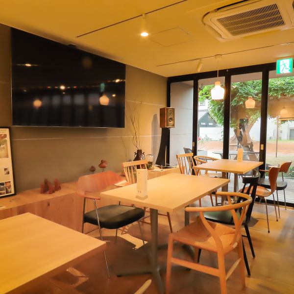 주말은 혼잡하기 쉽기 때문에 평일이 목표입니다.어린이를 학교에 보낸 후의 모닝, 친구와의 즐거운 점심, 심지어 한 시간을 만끽할 수 있는 최적의 장소입니다.느긋한 분위기 속에서 원하는 장면에 맞게 사용할 수 있습니다.부디 부담없이 와 주세요! 기다리고 있습니다♪