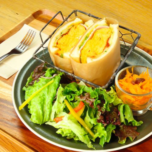 푹신푹신 맛 계란 샌드위치 (음료 포함)