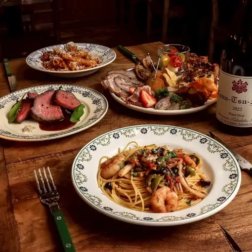 Today's course menu includes 7 dishes: pasta, main course (fish or Takechiyo pork), dessert, etc., for 5500 yen (tax included).