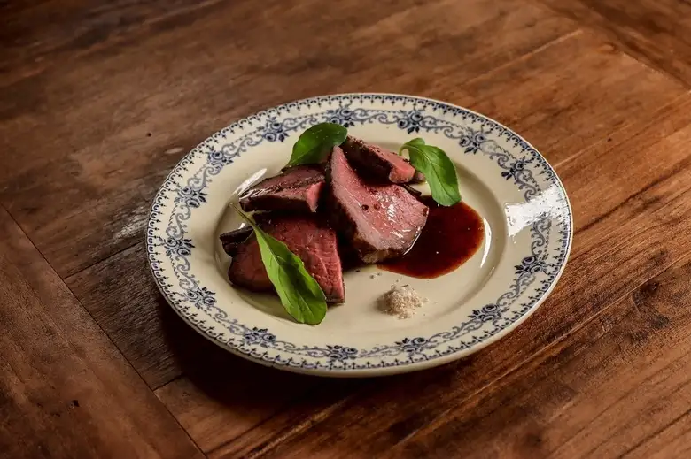 Charcoal-grilled shoulder meat from Sanshu beef produced in Aichi Prefecture