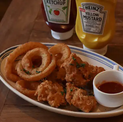 Chicken Nuggets & Onion Rings