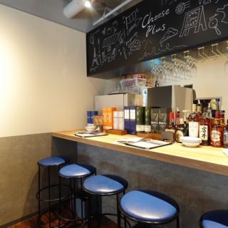 【カウンター席1名×6席】お仕事終わりなどにお気軽にご利用いただけるカウンター席です！デートやご友人、ご家族連れなどにも◎　※写真は系列店舗のイメージです