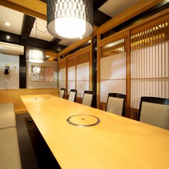 Please use the high-quality private room at the main store for your first meal, Issho mochi, Children's Day, Mother's Day, and other occasions.We also have private rooms that can accommodate 6 people x 10, 8 people x 3, and 20 people x 3.*Images are of affiliated stores.A "private room fee" will be charged only to customers who reserve a private room.