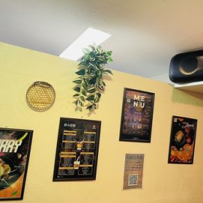 スリランカに来た気分になれる店内です