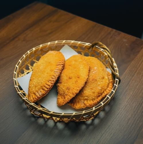 パティス (スリランカ揚げ餃子) 3個