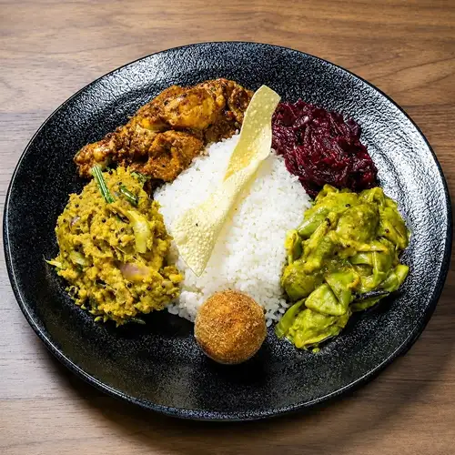本場の味にこだわった「スリランカカレープレート」