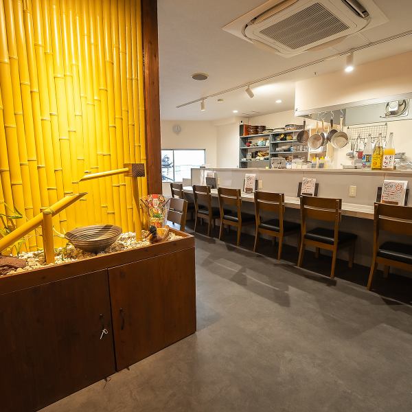 お一人様～団体様までどんなシーンでも◎良い食材を、コスパ良く楽しめるのが当店の魅力！家庭料理でもなじみのあるポテトサラダやだし巻きなどの一品料理も、店主が手間暇をかけお店じゃないと味わえない味に！ちょっといい物が食べたい方も、安く気軽に飲みたい方も、どんなニーズにもお応えいたします♪