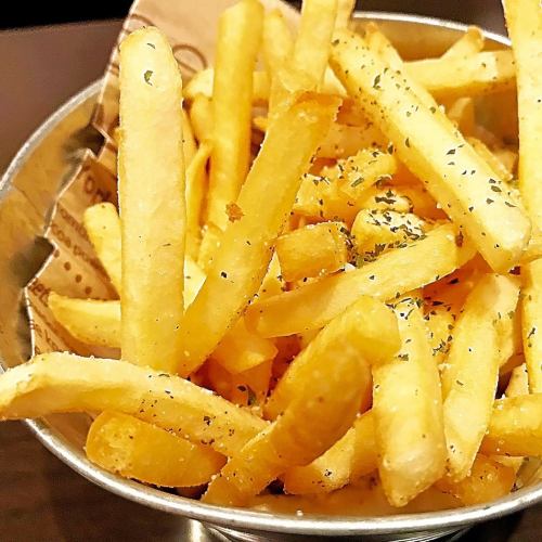 Bucket prime potato fries!
