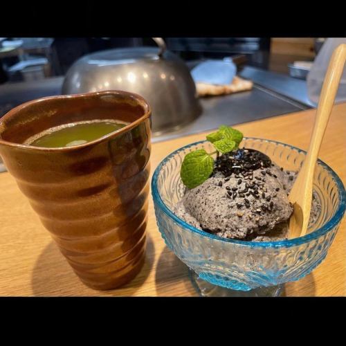 Yujin's special black sesame pudding