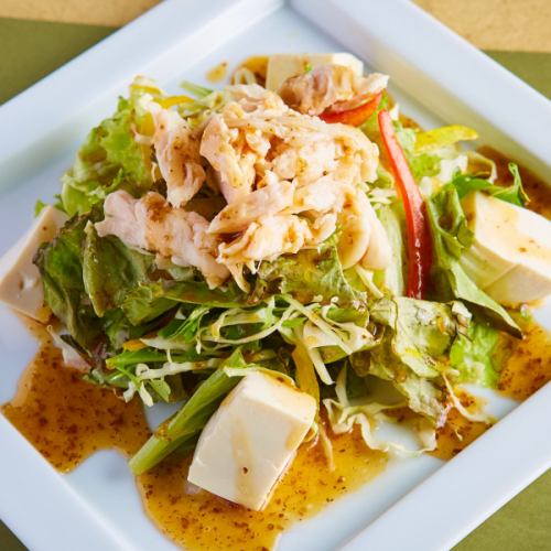 Japanese-style salad of steamed chicken and tofu