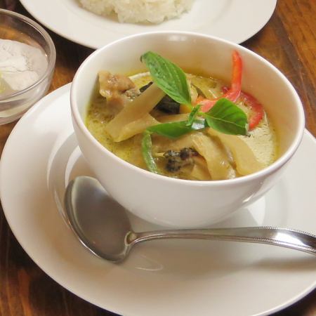 Genkyo Wangai (chicken green curry)