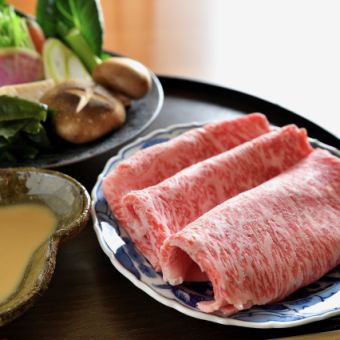 The melt-in-your-mouth sirloin is irresistible [Yamagata Beef Sirloin Shabu-shabu Course] 6 dishes total 7,700 yen (tax included)