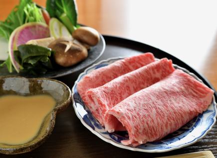 The melt-in-your-mouth sirloin is irresistible [Yamagata Beef Sirloin Shabu-shabu Course] 6 dishes total 7,700 yen (tax included)