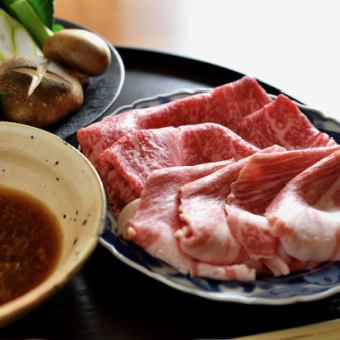 Enjoy seafood, meat, and vegetables to your heart's content with the [Shabu-shabu course with seasonal seafood], 7 dishes in total, 8,800 yen (tax included)