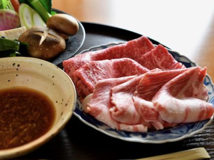 Enjoy seafood, meat, and vegetables to your heart's content with the [Shabu-shabu course with seasonal seafood], 7 dishes in total, 8,800 yen (tax included)