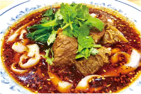 麻辣牛腩刀削面