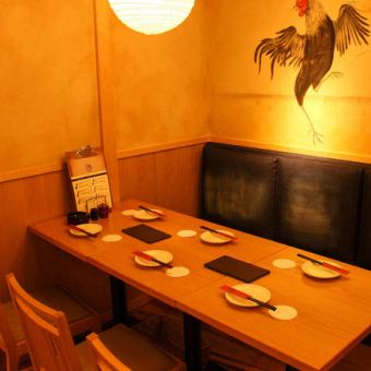 We also have a large number of table seats that you can enjoy casually.The corner seats have a sense of privacy and are popular.Book your weekends early!