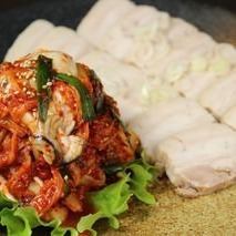 Bossam <Lettuce, with oysters or squid kimchi> Large