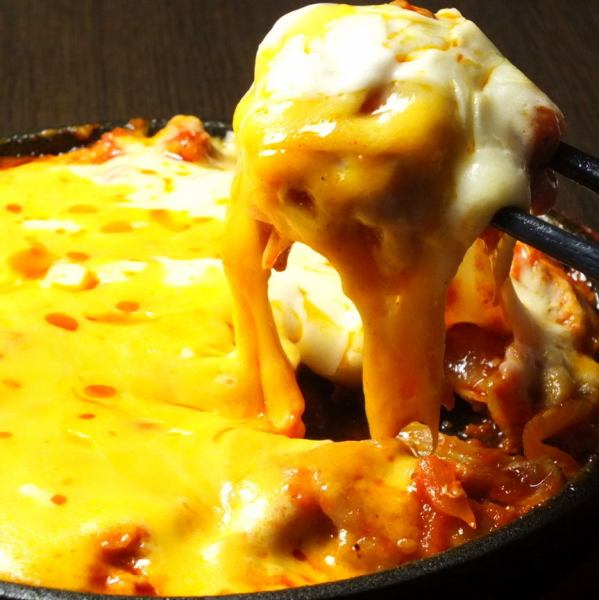 With a popular cheese duck galbi ♪ All 3 dishes 2H All-you-can-drink course 3000 yen (tax included)!