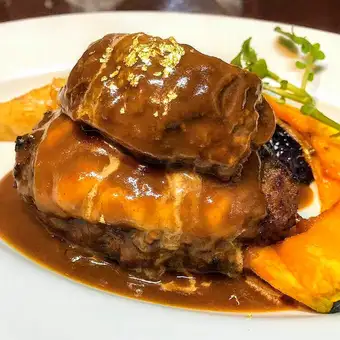 [Standard course with 2 hours of all-you-can-drink included♪] Main course: Hamburg steak with demi-glace sauce, 4,480 yen per person