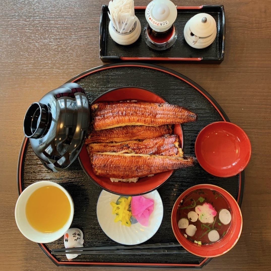 美味的鰻魚會讓您身心健康♪您可以在白天快速享用午餐或飲料。