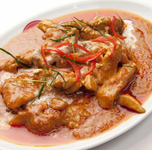 Stir-fried Chicken with Red Curry: Paneeng Gai