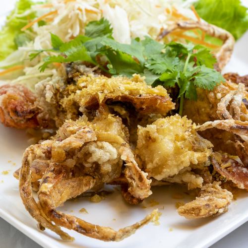 The whole skin is delicious! Crispy garlic fried soft shell crab