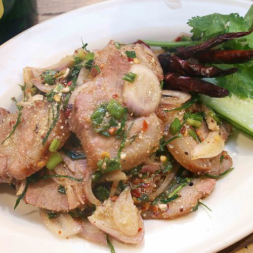 Spicy salad with roasted pork and herbs: Moo Nam Tok