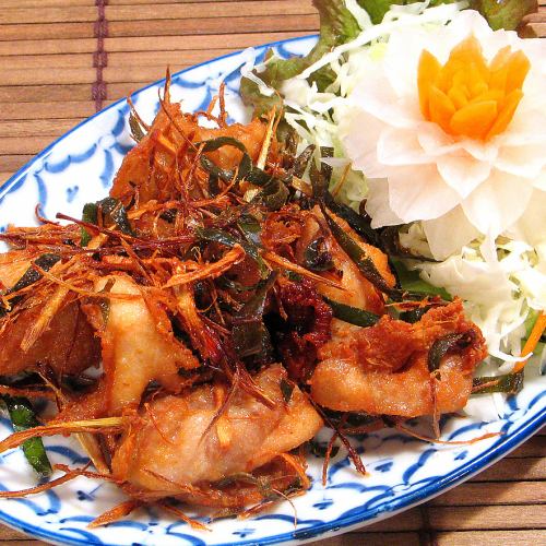 Fried Chicken with Herbs: Gai Tot Samun Prai