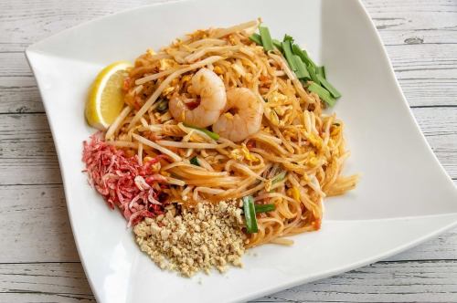 구운 비픈 : 팟타이 (Fried Rice Noodle)