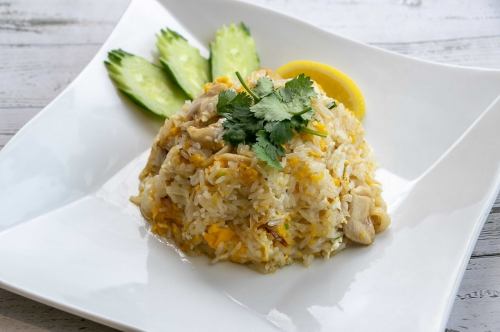 雞肉炒飯：Khao Pad Gai